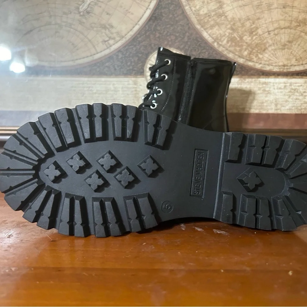 Steve Madden • JRockk Boots Kids Black Patent Round Toe Boots